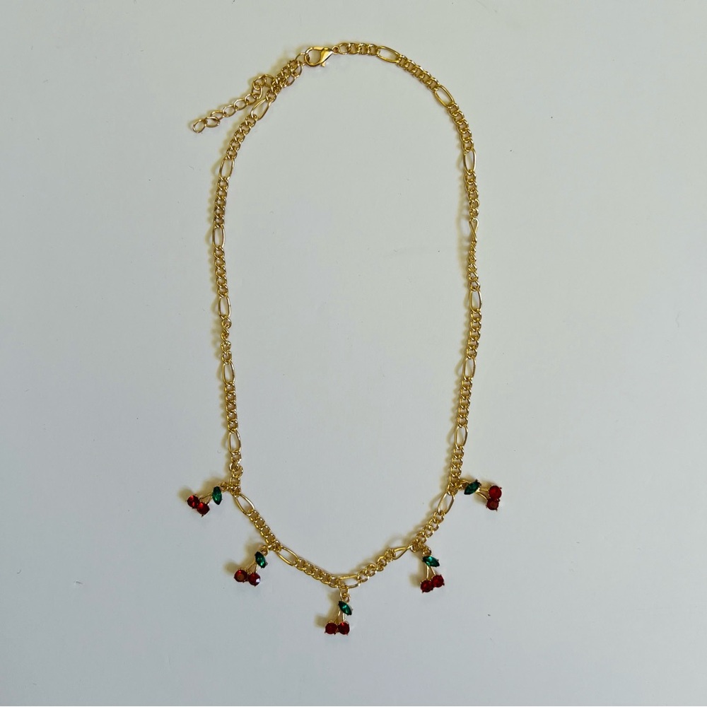 NEW Elegant Gold Tone Cherry Necklace🍒